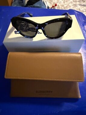Burberry Women’s Navy Tortoiseshell Cat-Eye Sunglasses with Dark Lenses